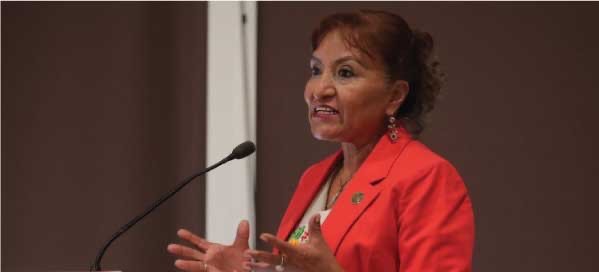 Despedidos por decreto, cobrando por comisión: diputada del PT pide a Jara revisar a los aviadores del gobierno